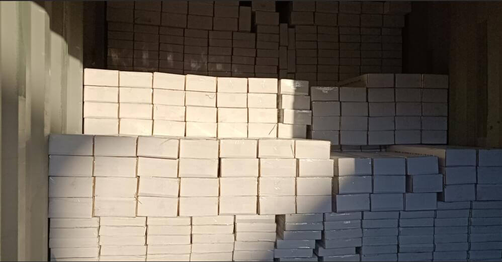 load containter of ceiling grids